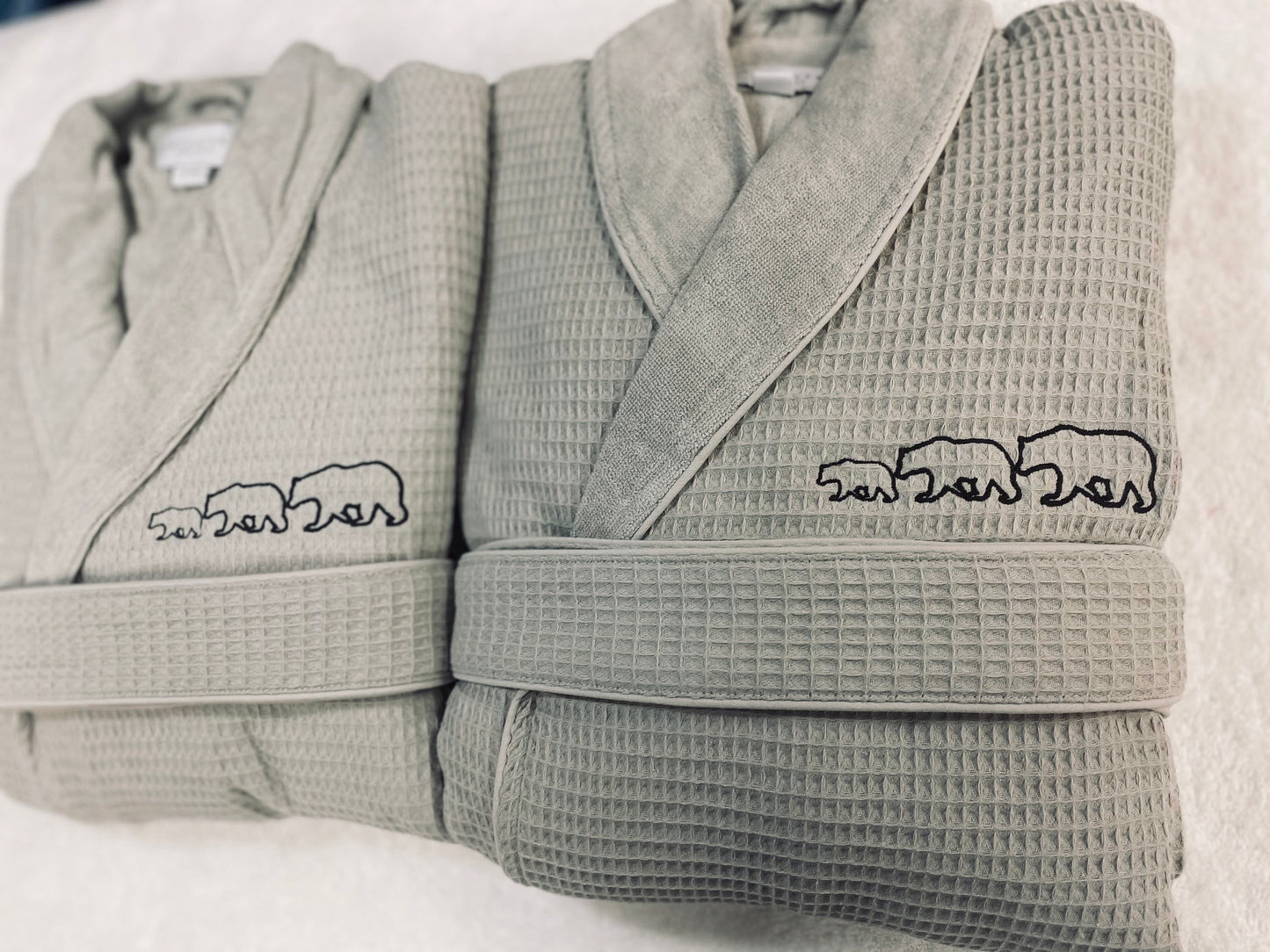 Diapolis Bridesmaid Robes, 100% Cotton, Waffle with Applique Robe | Bridal Party Robes | Bridesmaid Gifts | Sewn in Hanger Loop | Kimono Robe